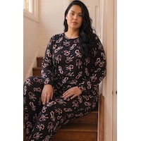 Siyah İnci Desenli Termal Kumaşlı Ultra Soft Yumuşak Büyük Beden Battal Boy Örme Pijama Takımı 26226722 Siyah Siyah İnci Desenli Termal Kumaşlı Ultra Soft Yumuşak Büyük Beden Battal Boy Örme Pijama Takımı 26226722 Siyah