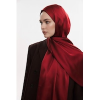 Mizalle & Yaqa Özel Saten Dokulu Kırmızı Şal Kırmızı Mizalle & Yaqa Özel Saten Dokulu Kırmızı Şal Kırmızı
