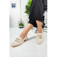 Günlük Kadın Loafer Topuklu V Toka Ve Dikiş Detaylı Bağcıklı Küt Burunlu Ayakkabı 701 Bej Günlük Kadın Loafer Topuklu V Toka Ve Dikiş Detaylı Bağcıklı Küt Burunlu Ayakkabı 701 Bej