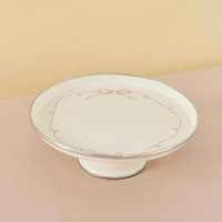 Rebel Bow Emaye Pasta/kek Sunum Standı 24 Cm Fildişi Rebel Bow Emaye Pasta/kek Sunum Standı 24 Cm Fildişi