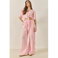 Shade Kadın Bağlama Detaylı Bluz Astarlı Paçası Düğmeli Pantolonlu Astarlı Alt-üst Takım 9266 60281046 - Şeker Pembe Shade Kadın Bağlama Detaylı Bluz Astarlı Paçası Düğmeli Pantolonlu Astarlı Alt-üst Takım 9266 60281046 - Şeker Pembe