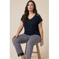 Siyah İnci Desenli Büyük Beden Battal Boy Viskon Örme Pijama Takım 26119511 Lacivert Siyah İnci Desenli Büyük Beden Battal Boy Viskon Örme Pijama Takım 26119511 Lacivert