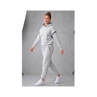 Herkesemoda Kadın Grimelanj Kapüşonlu Süs Dikiş Detaylı Oversize Eşofman Takımı Gri-lacivert Herkesemoda Kadın Grimelanj Kapüşonlu Süs Dikiş Detaylı Oversize Eşofman Takımı Gri-lacivert