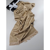 Miorel Scarfs G Desen Çift Taraflı Kaşmir İpek Şal 4 Mevsim Soft Pamuklu Şal Gold Miorel Scarfs G Desen Çift Taraflı Kaşmir İpek Şal 4 Mevsim Soft Pamuklu Şal Gold