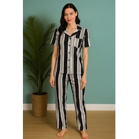 Over Sleep By Poleren Kadın Kısa Kol Çizgili Pijama Takımı Siyah-beyaz Over Sleep By Poleren Kadın Kısa Kol Çizgili Pijama Takımı Siyah-beyaz