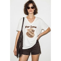 Kadın V Yaka For Love Nakış Ve Boncuk İşlemeli Oversize T-shirt 2240 60286329 - Beyaz Kadın V Yaka For Love Nakış Ve Boncuk İşlemeli Oversize T-shirt 2240 60286329 - Beyaz