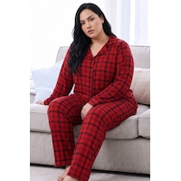 Siyah İnci Desenli Termal Kumaşlı Ultra Soft Yumuşak Büyük Beden Battal Boy Düğmeli Örme Pijama Takımı 26226515 Kırmızı Siyah İnci Desenli Termal Kumaşlı Ultra Soft Yumuşak Büyük Beden Battal Boy Düğmeli Örme Pijama Takımı 26226515 Kırmızı