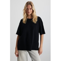 Grımelange Lagertha Kadın %100 Organik Pamuklu Kalın Dokulu Oversize Fit Yuvarlak Yakalı Siyah T-shirt Grımelange Lagertha Kadın %100 Organik Pamuklu Kalın Dokulu Oversize Fit Yuvarlak Yakalı Siyah T-shirt