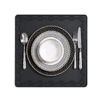 Nakışlı Deri Amerikan Servis 2'li Set Çift Taraflı Kare Supla 40x40 Cm Raya Siyah Nakışlı Deri Amerikan Servis 2'li Set Çift Taraflı Kare Supla 40x40 Cm Raya Siyah