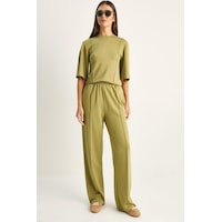 Shade Kadın Soft Touch Nervürlü Yarım Kol T-shirt Lastikli Bol Paça Pantolon Takım 18000 60286181 - Fıstık Yeşili