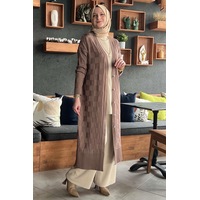Rabia Şamlı Dama Desenli Sütlü Kahve Triko Hırka Normal Rabia Şamlı Dama Desenli Sütlü Kahve Triko Hırka Normal