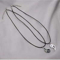 Best Friends Ying Yang İkili Arkadaşlık Sevgili Kolye Siyah - Beyaz Best Friends Ying Yang İkili Arkadaşlık Sevgili Kolye Siyah - Beyaz