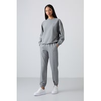 Tommy Life Gri Melanj Basic Pamuklu O Yaka Oversize Lastik Paça Kadın Eşofman Takım - 95287 GRİ MELANJ Tommy Life Gri Melanj Basic Pamuklu O Yaka Oversize Lastik Paça Kadın Eşofman Takım - 95287 GRİ MELANJ