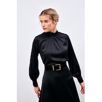 Sateen Yaka Detaylı Saten Bluz - Siyah Sateen Yaka Detaylı Saten Bluz - Siyah