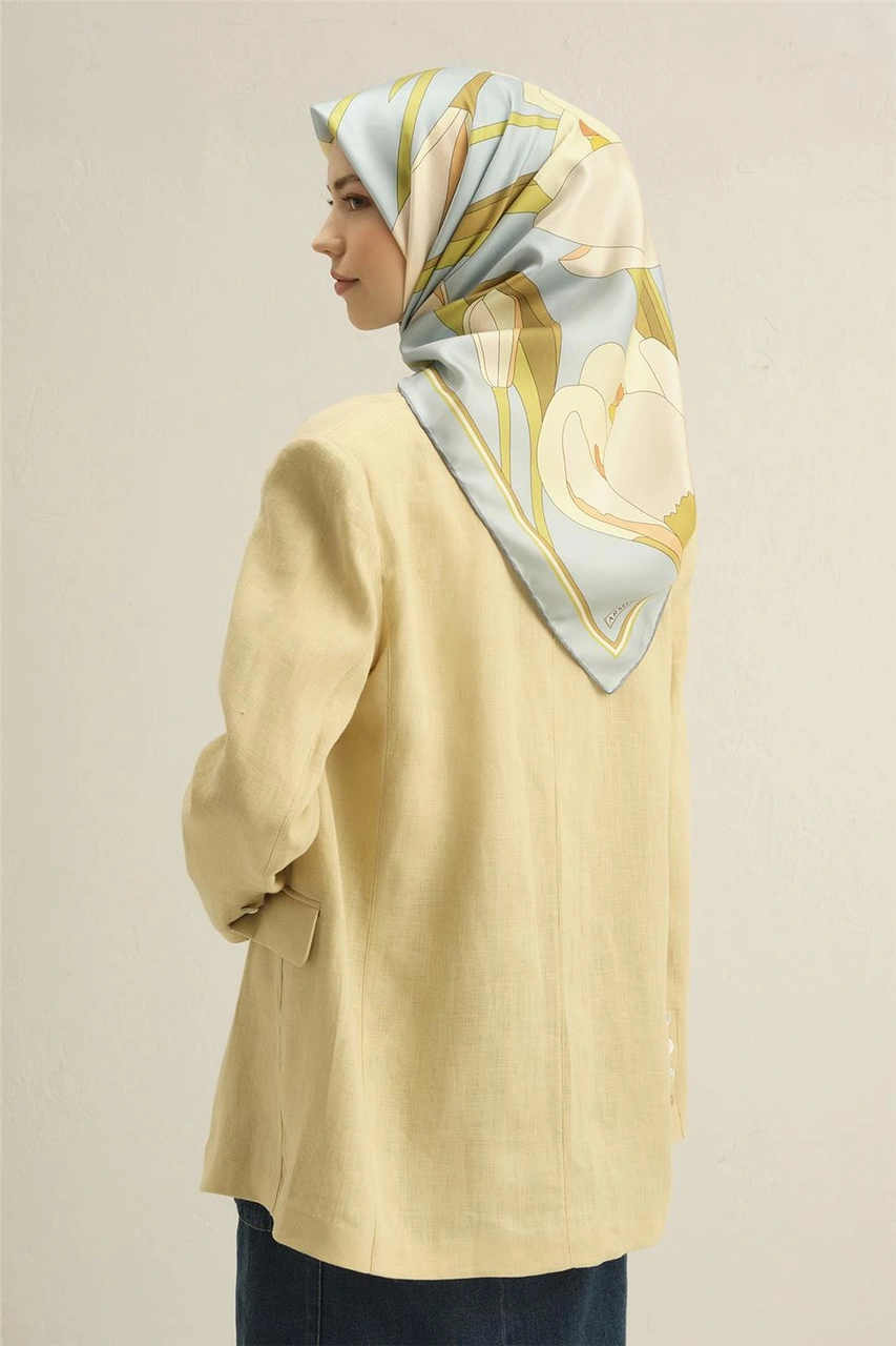 Armine Çiçek Desenli Saf İpek Twill Eşarp 9302d 01 Mavi Armine Çiçek Desenli Saf İpek Twill Eşarp 9302d 01 Mavi