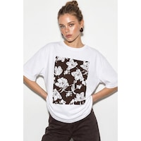 Shade Kadın Bisiklet Yaka Çiçek Baskılı Oversize %100 Pamuklu T-shirt Öt100001 60286273 - Beyaz-kahve Beyaz - Kahverengi Shade Kadın Bisiklet Yaka Çiçek Baskılı Oversize %100 Pamuklu T-shirt Öt100001 60286273 - Beyaz-kahve Beyaz - Kahverengi