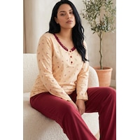 Siyah İnci Düğmeli Pamuklu Likralı Büyük Beden Battal Boy Örme Pijama Takım 26240901 Sarı Siyah İnci Düğmeli Pamuklu Likralı Büyük Beden Battal Boy Örme Pijama Takım 26240901 Sarı