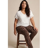 Siyah İnci Desenli Büyük Beden Battal Boy Viskon Örme Pijama Takım 26119507 Ekru Siyah İnci Desenli Büyük Beden Battal Boy Viskon Örme Pijama Takım 26119507 Ekru