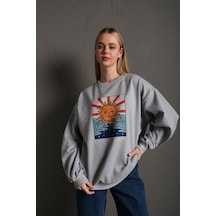 Kadın Gri Güneş Baskılı Oversize Sweatshirt Tw-Gnsswt Gri