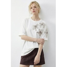 Shade Kadın Boncuk Taş İşlemeli Çiçek Desenli Kol Detaylı Bisiklet Yaka T-shirt 2107 60283972 - Beyaz Shade Kadın Boncuk Taş İşlemeli Çiçek Desenli Kol Detaylı Bisiklet Yaka T-shirt 2107 60283972 - Beyaz