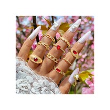 Blush 9 Adet Gold Renkli Kırmızı Taşlı Kalp Oymalı Vintage Tasarım Altın Yüzük Seti
