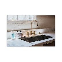 Ahşap Tablo Lavabo Ve Altın Rengi Armatür 25x35 Cm Boyut Mdf Kırmızı Çerçevesiz