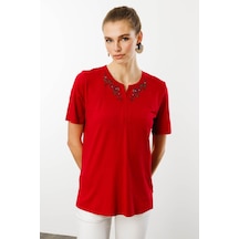 Kadın Açma Yaka Nakış İşlemeli Penye T-shirt Kırmızı Kirmizi