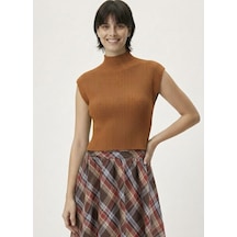 Neden Tekstil Kadın Yarım Balıkçı Yaka Fitilli Triko Kolsuz Crop Bluz - Kahverengi