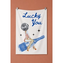 Lucky You Disko Topu Kadın Ve Şişe Temalı Dekoratif Duvar Örtüsü Duvar Halısı Beyaz