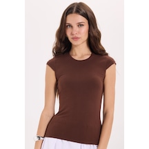 Tudors Kadın Slim Fit Dar Kesim Pamuklu Likralı Bisiklet Yaka Ay Kol Kahverengi Tişört-51124