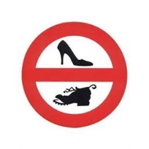 Lalizas Pvc Sticker " Ayakkabı ile Girilmez"