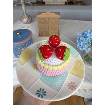Paris Organik Oyuncak ve Hediyelik Tığ İşi Çilekli Cupcake Aksesuar