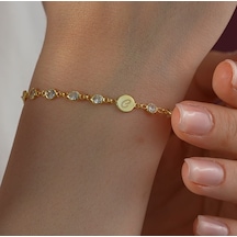Queen Silver Jewelry 925 Ayar Gümüş Harf Bileklik Yuvarlak Zemine Yazılı Tamtur Zirkon Taşlı Altın