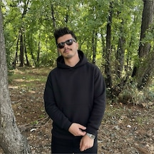 SIYAH