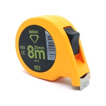 8 M
