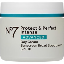 No7 Protect & Perfect Gündüz Kremi SPF30 50 ML