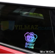 Sevimli Şapkalı Köpek Arabada Bebek Var Hologram Oto Sticker