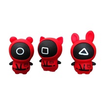 1 Adet Slime Özellikli Yumuşak Squid Game Figür 10 Cm. Kırmızı-siyah