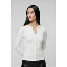 Uyguntarz Kadın Esnek Kumaşlı Slim Fit Düğmeli Beyaz Bluz Vücuda Oturan Zarif Model