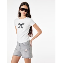 Koton Pamuklu Slim Fit Kısa Kollu Bisiklet Yaka Fiyonk Baskılı Tişört Ekru 6sal10920ık