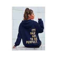 Medinenur It's Okay Arka Baskılı Kapüşonlu Cepli Sweatshirt Lacivert