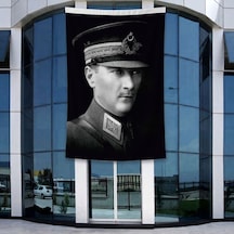 Askeri Kıyafeti İle Mustafa Kemal Atatürk Poster Bayrak Raşel Kumal 4x6 Metre Ata44 Diğer