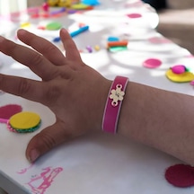 Ş Harfine Özel 14 Ayar Altın Plakalı Çiçek Motifli Doğal Pembe Derili Hediye Bileklik-383harf Ş