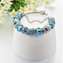 Yeni Tarz , Baby Blue Crystal Mavi Aşk , Sevgi Charmlı Bileklik, Ahşap Kutu İçerisinde Gümüş Gümüş