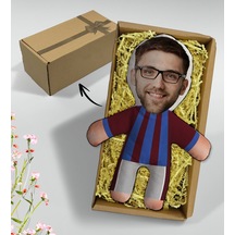 BK Gift Kutusunda Kişiye Özel Fotoğraflı Bordo-Mavi Futbolcu Bebek Yastık – Arkadaşa, Sevgiliye, Doğum Gününe
