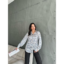 Kadın Oversize Ekru Renk Mavi Öpücük Detaylı Saten Gömlek-mavi Mavi Kadın Oversize Ekru Renk Mavi Öpücük Detaylı Saten Gömlek-mavi Mavi