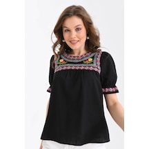 Bisiklet Yaka Nakış İşlemeli Dokuma Gömlek 001 Bisiklet Yaka Nakış İşlemeli Dokuma Gömlek 001