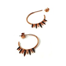 Oniks Taşlı Gümüş Rose Trend Yarım Halka Küpe Cap 2 Cm Oniks Taşlı Gümüş Rose Trend Yarım Halka Küpe Cap 2 Cm
