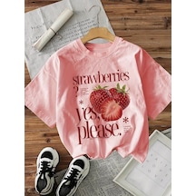 Vintage Tarzı Çilek Baskılı Kadın Oversize Krem Tişört - Pamuklu Ve Rahat Pembe