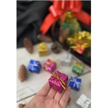 12 Li Yeni Yıl Yılbaşı Çam Ağacı Süs Seti 12 Adet Renkli Hediye Paketi Temalı 3 Cm Noel Yılbaşı Çam Ağacı Süsü